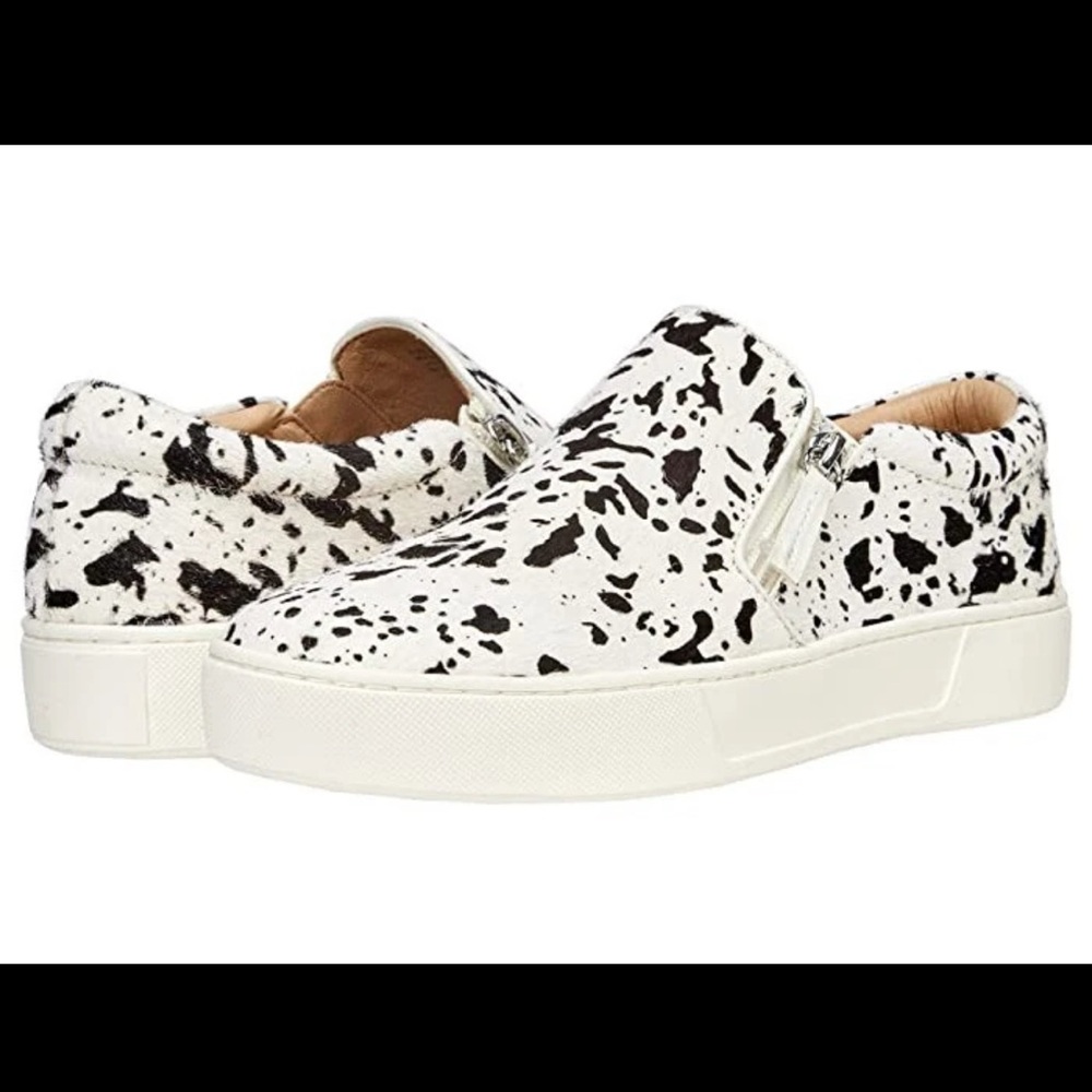 Very Volatile Normade  Black and White Slip-On Sneakers Size 9 NIB